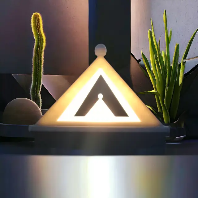 Pyramid led lamp