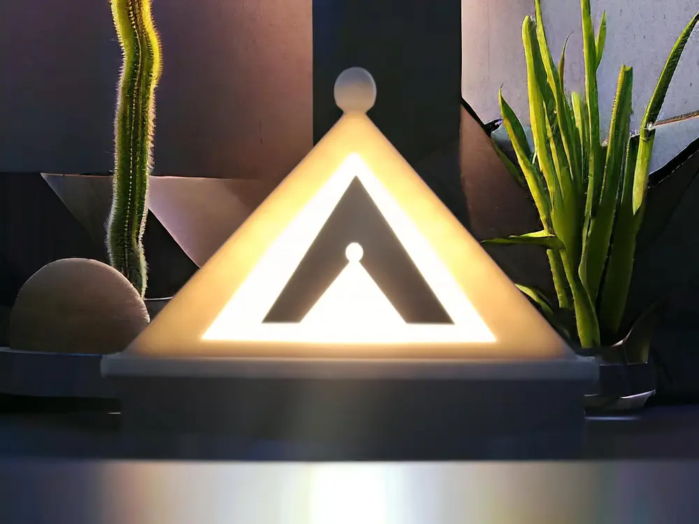 Pyramid led lamp