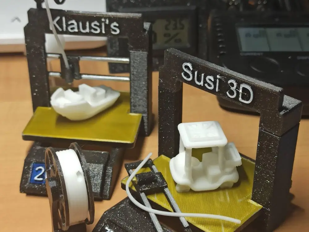 miniature 3D Printer Model / Toy
