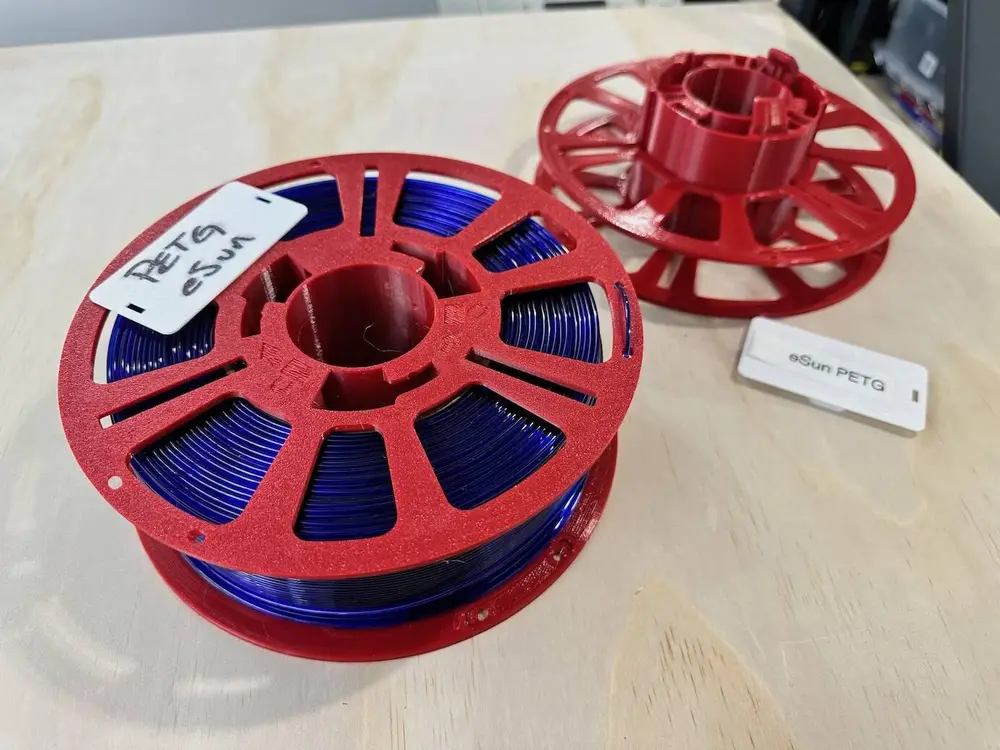 Re-useable Filament Spool 1v00