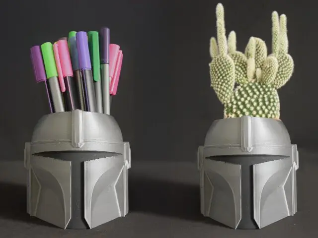 Mandalorian Helmet - pen holder / plant pot