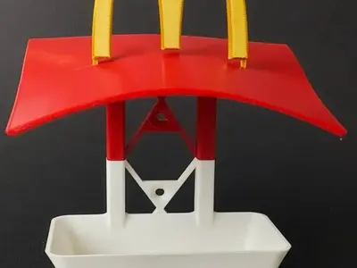 Bird feeder Mac donald's, "FLY IN"