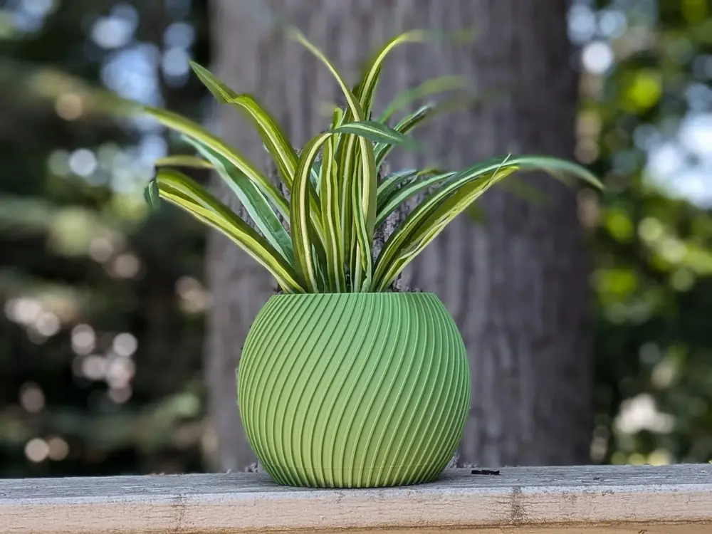 Green Light Planter! (Hanging Planter + Light prototype)