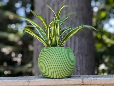 Green Light Planter! (Hanging Planter + Light prototype)