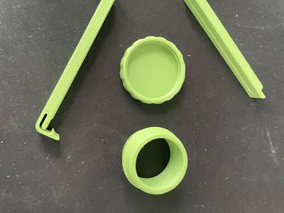 Bag Clip With Pourable Cap