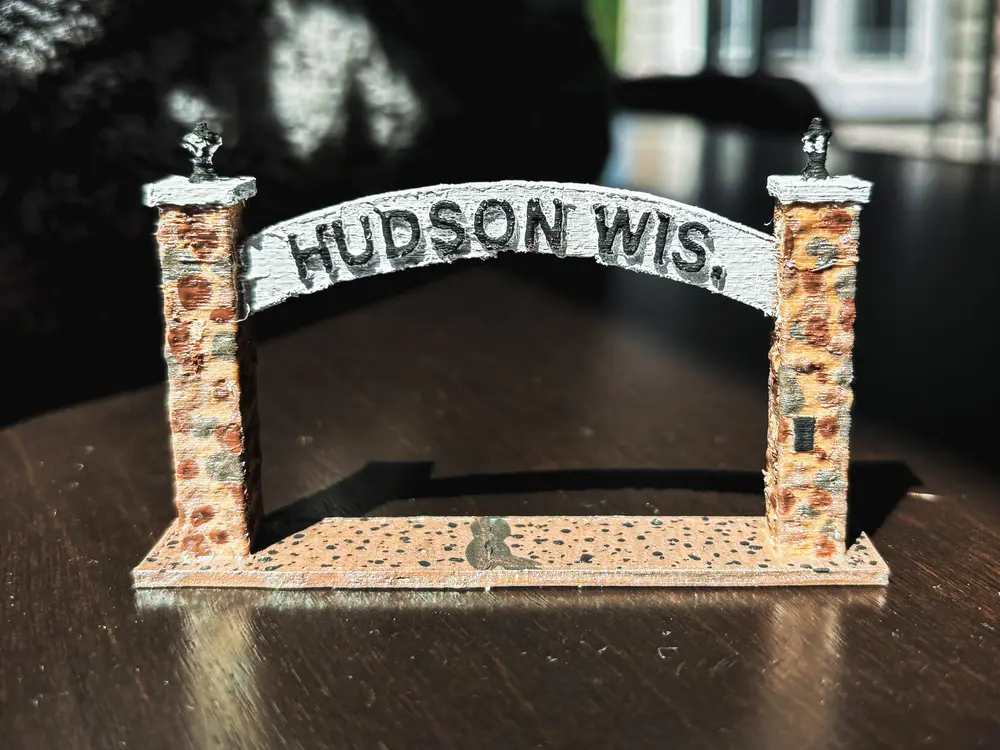Hudson Wisconsin Arch Miniature