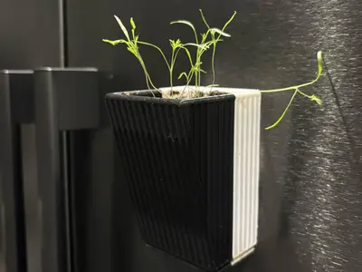 Magnetic Plant Pot