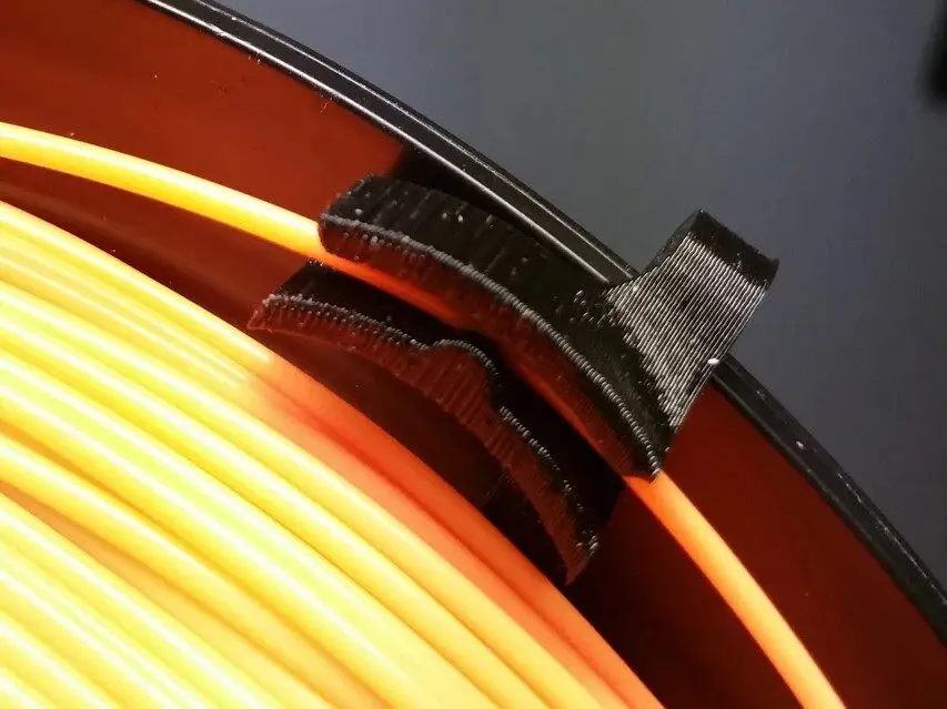 Curved Filament Clip