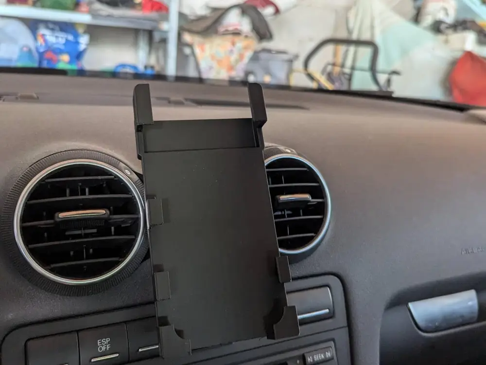 Audi A3 8p phone holder for Google pixel 7