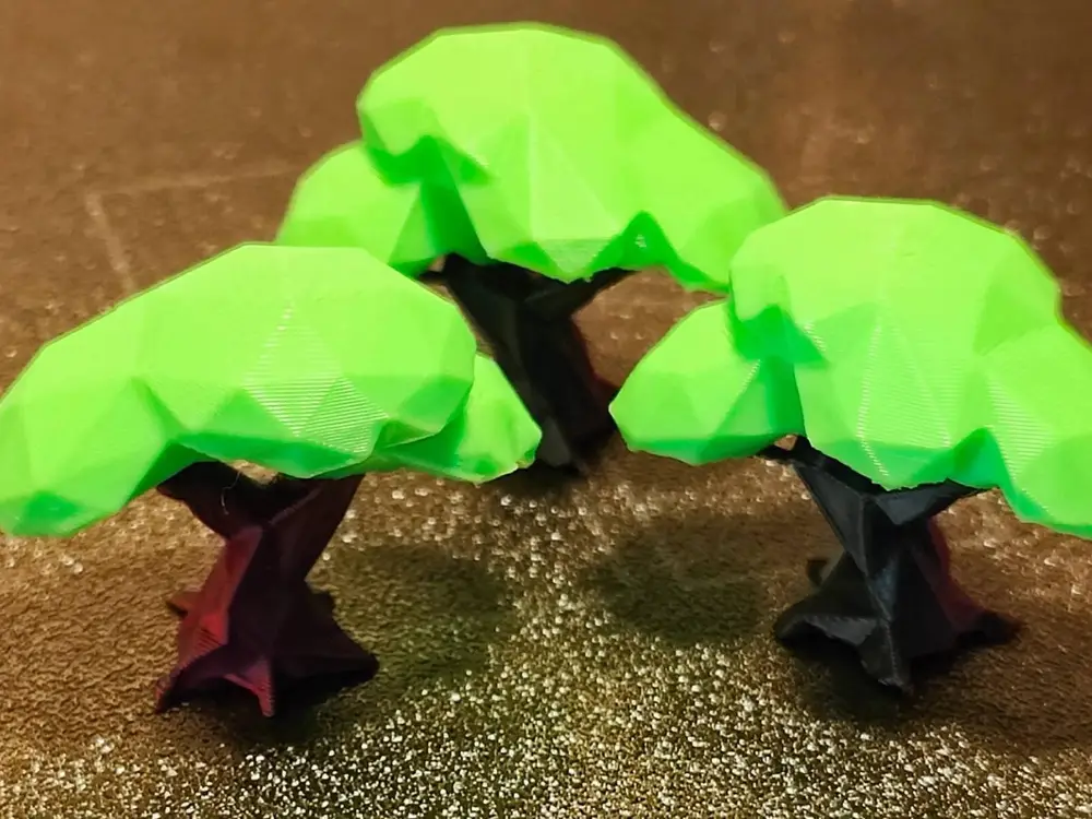 Tiny low poly oak tree