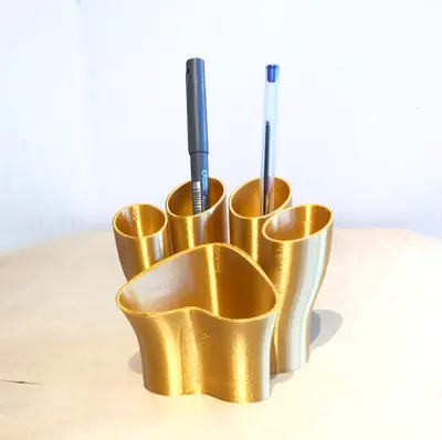 Dog paw desk tidy