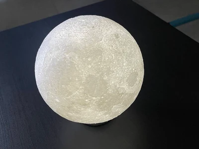 Moon (lamp)