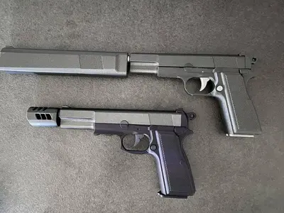 FN BHP (Fabrique Nationale Browning Hi-Power) Replica/Historical Prop