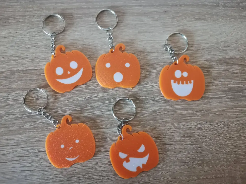 Multicolor multi piece Jack-o'-lantern keychain pack