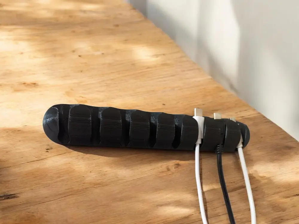 Cable organizer