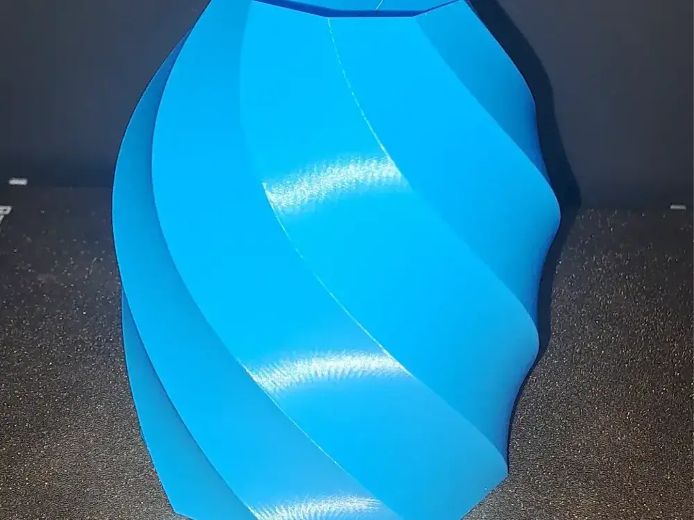 Bullet vase spiral