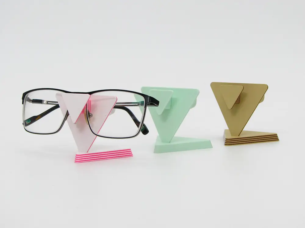 Glasses stand - triangular