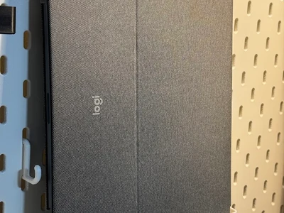 skadis ipad pro (12'') tray with charging passthrough