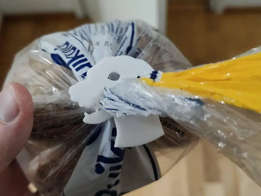 Mad Dog Bread Bag Clip