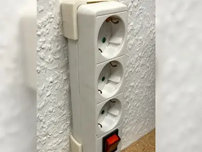 Soporte de clic para regleta de distribución