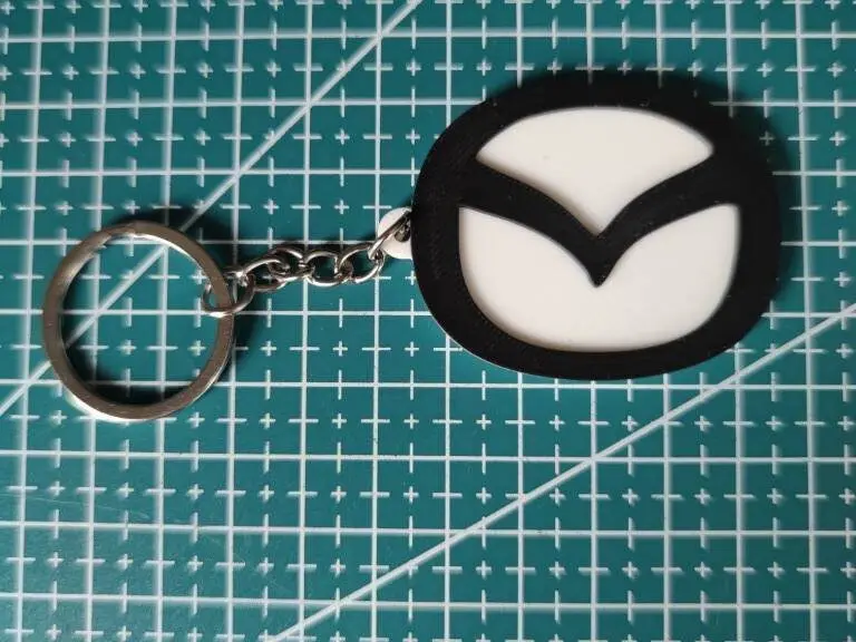 Keychain Mazda 2 colors.