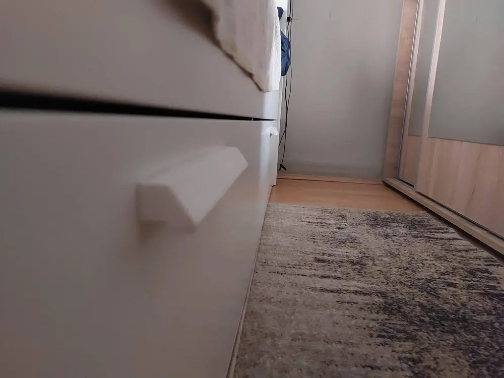 Bed drawer handle