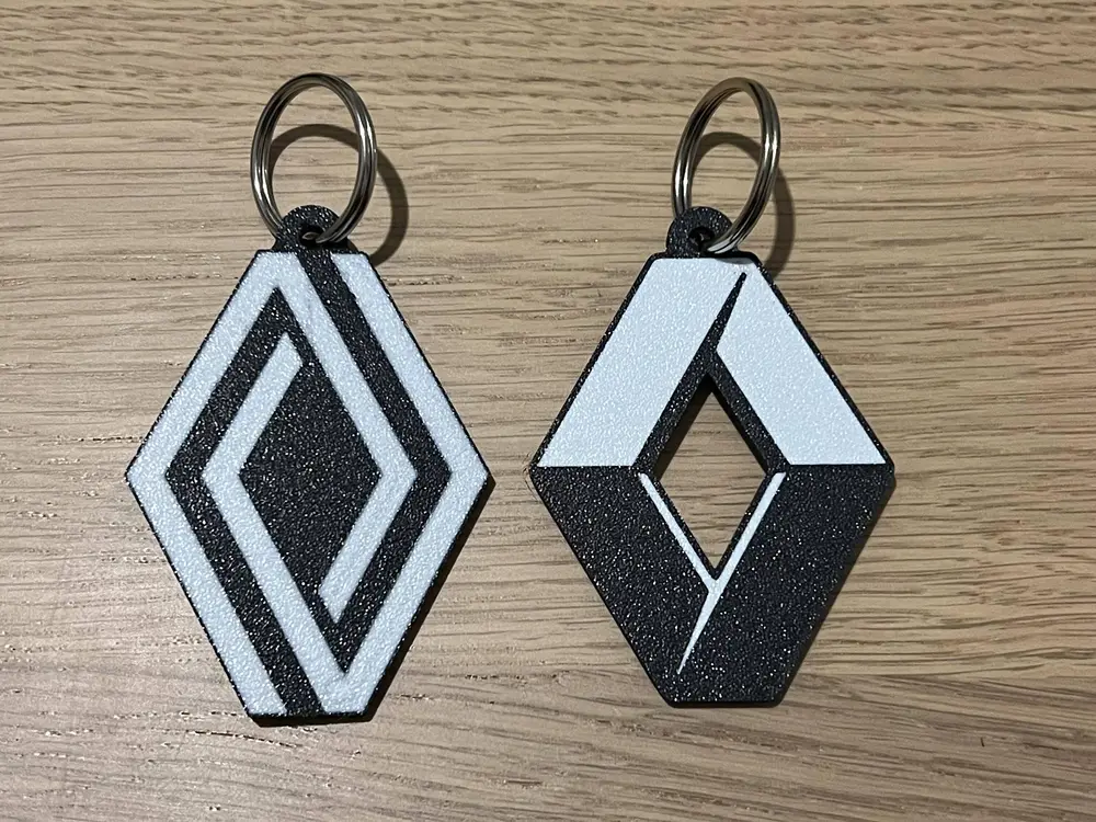 Renault keychain (new and classic logo)