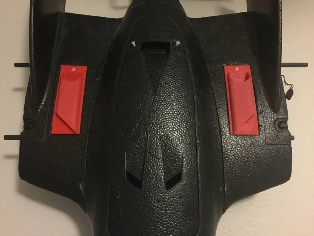 Curved hood scoops for the RVjet
