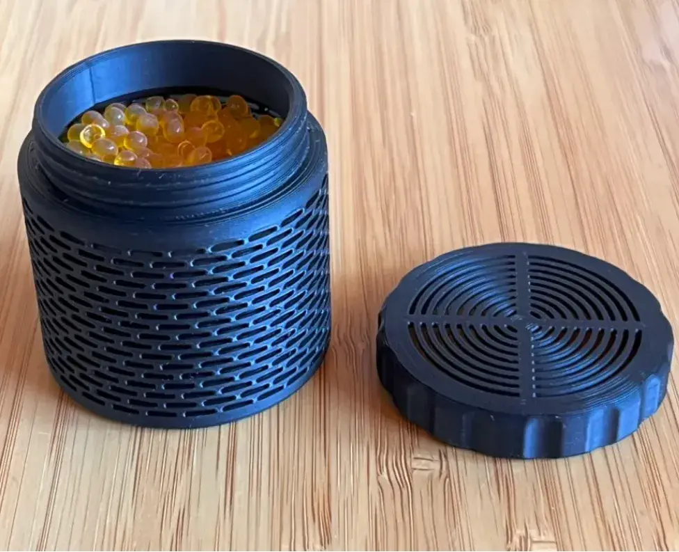 Silica gel spool container