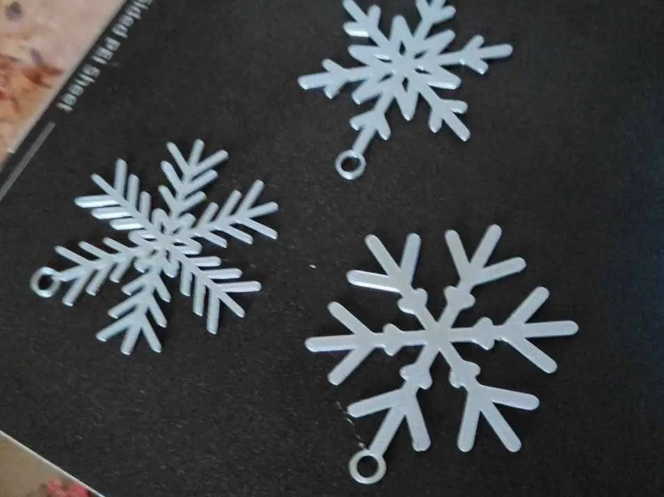 13 Snow flakes