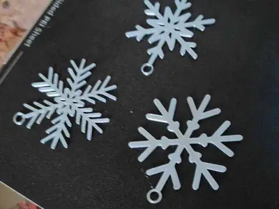 13 Snow flakes