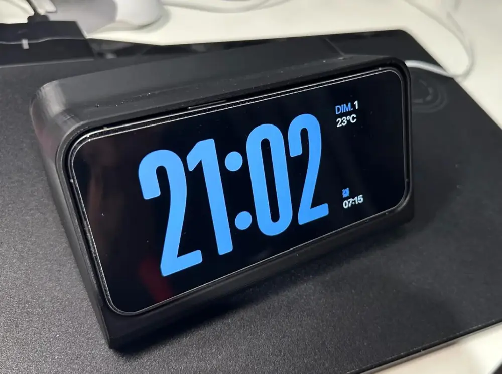 Shorter iPhone 15 Pro Max Standby Mode Dock
