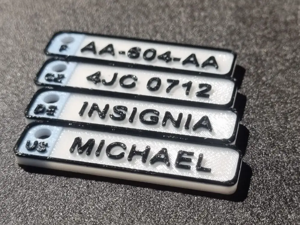 Small customizable license plate keychain
