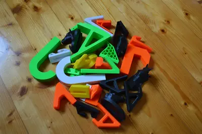 Detachable wall hooks