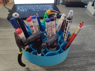 Pen holder-huge