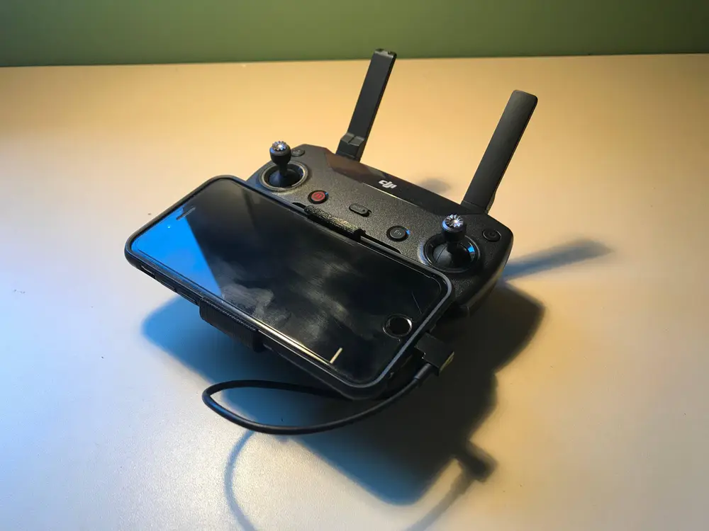 Soporte para el teléfono sobre el mando de DJI mini y modelos que emplean el mismo mando