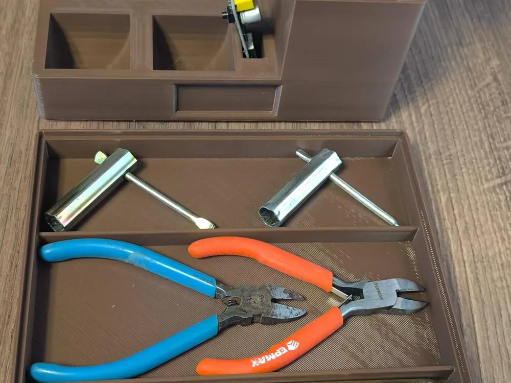 Organizer with Double Bottom