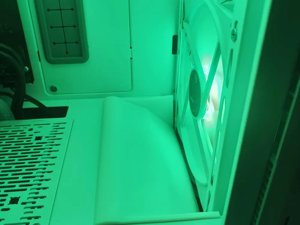 Lian Li - Lancool 216 RGB Fan Duct - W/ HDD Bay