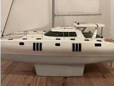Catamarán de vela Rc