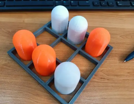 Juego de Tres Raya3D: Reglas Modernizadas