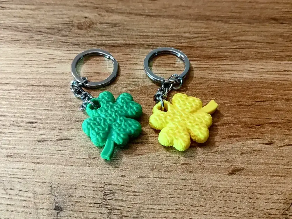 Knitted four-leaf clover keychain