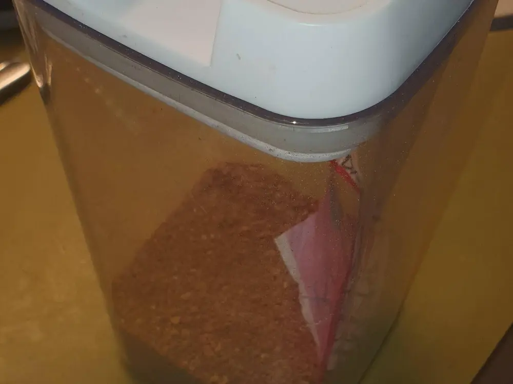 Handle for kitchen foodcontainer