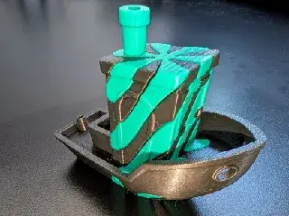 twisty fidget : benchy