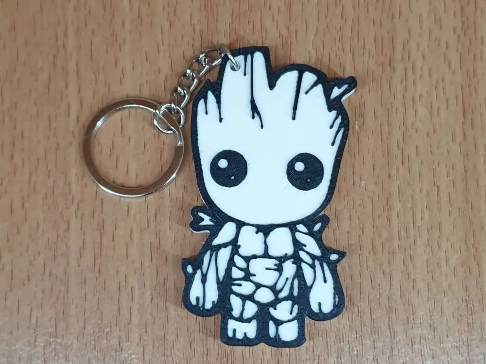 Keychain Groot Black and White