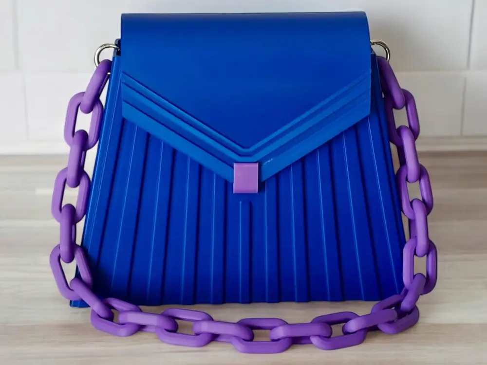 Max Bag with Closure