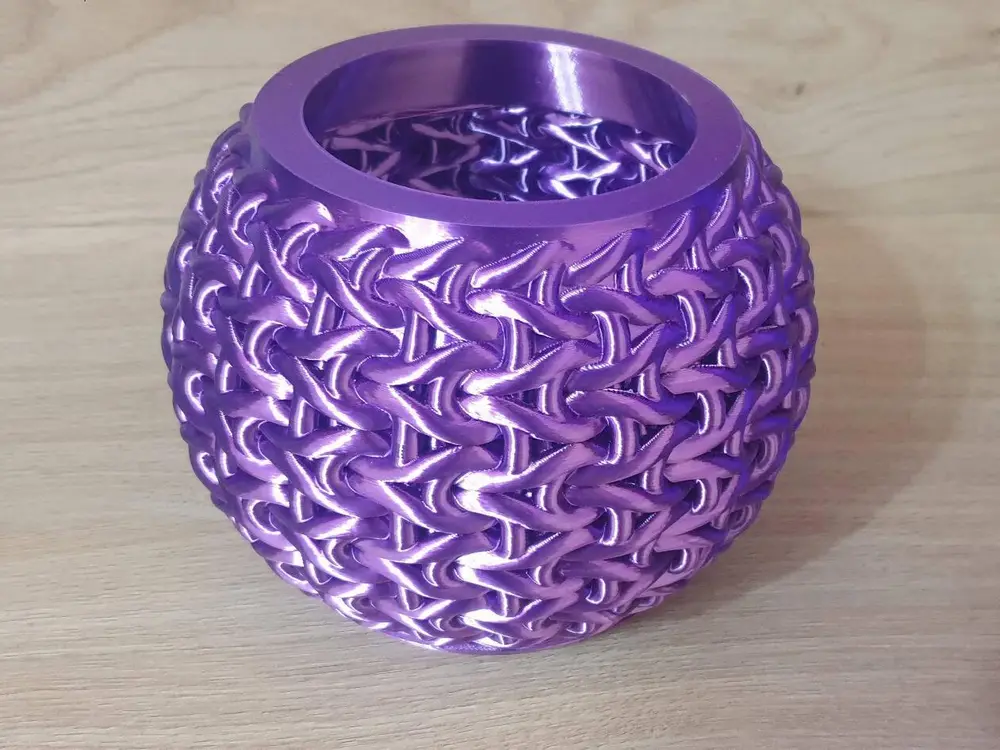 Knitted vase or pot
