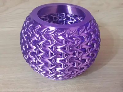 Knitted vase or pot