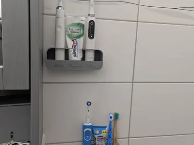 Zahnbürstenhalter / Toothbrush holder