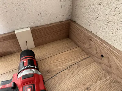 Flooring skirt drill guide 80 x 15 can be resized