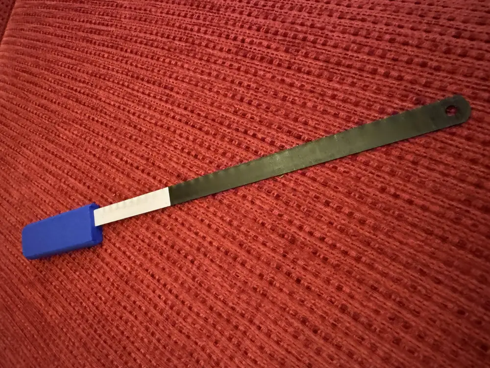 Minimalist metal saw handle